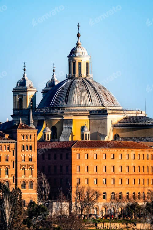 Preview: Basilica of San Francisco El Grande Basilica in Madrid at sunset