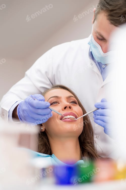 Preview: Patient in dental office