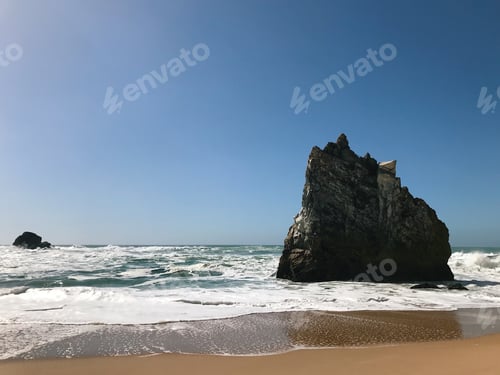 Preview: Ocean. Rocks. Stones