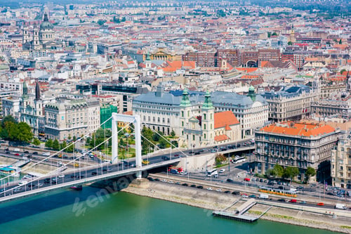 Preview: Elevated view of Budapest