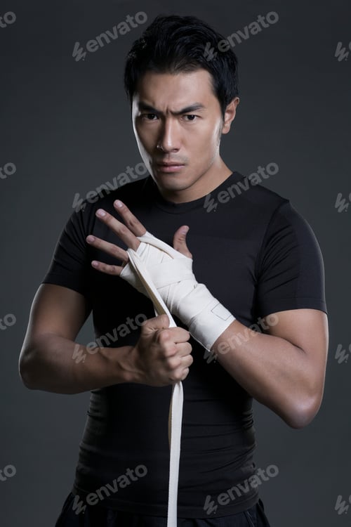 Preview: Boxer wrapping hands
