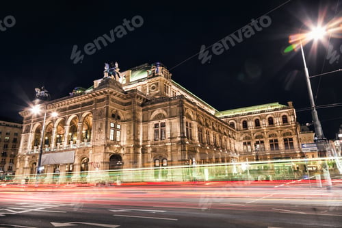 Preview: State Opera in Vienna Austria at night