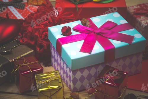 Preview: gift box set, vintage filter image