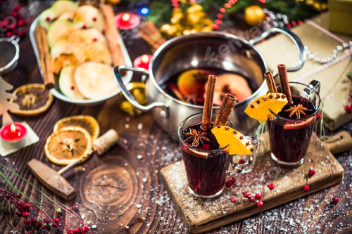 Preview: Spiced hot Christmas festive red wine