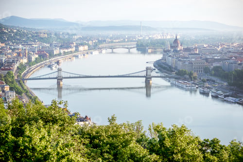 Preview: Cityscape view on Budapest