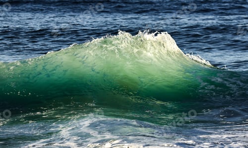 Preview: Wave backlight by sun. Emerald water colour