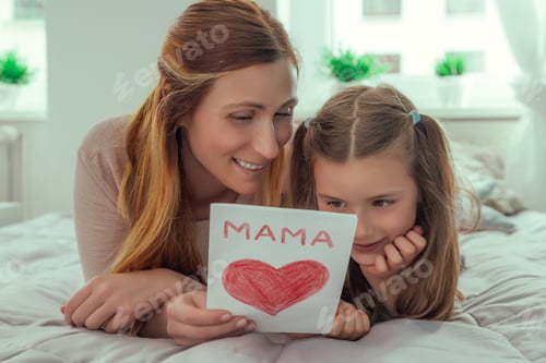 Preview: Mother and Daughter With Hand Made Mama Card
