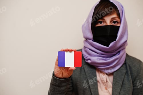 Preview: Muslim woman with flag