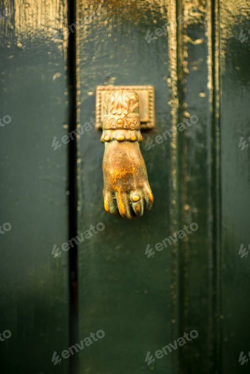 Preview: Old handle on the wooden door
