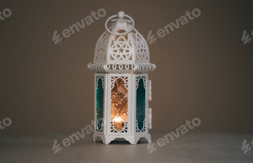 Preview: Festive greeting card for Muslim holy month Ramadan Kareem.