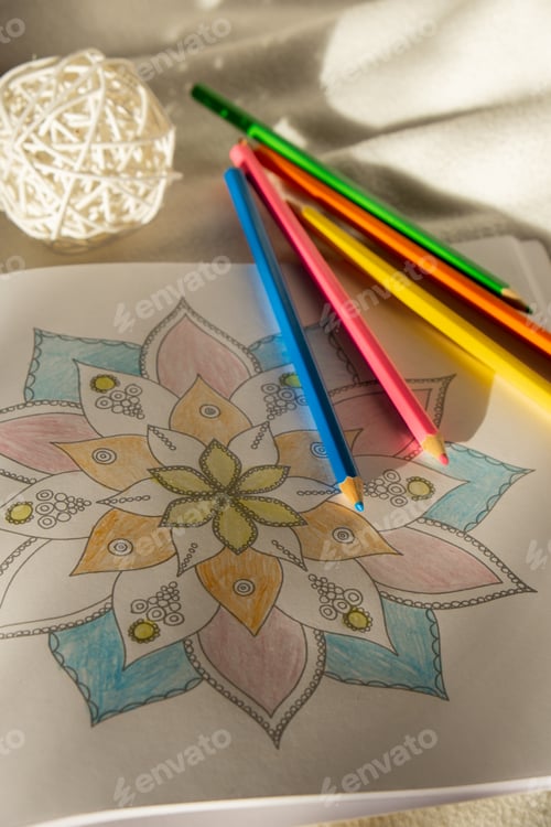 Preview: Mandalas antistress page to combat stress. Relaxing hobby mental wellbeing and art therapy