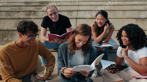 Preview: Student Study Group On Campus Steps