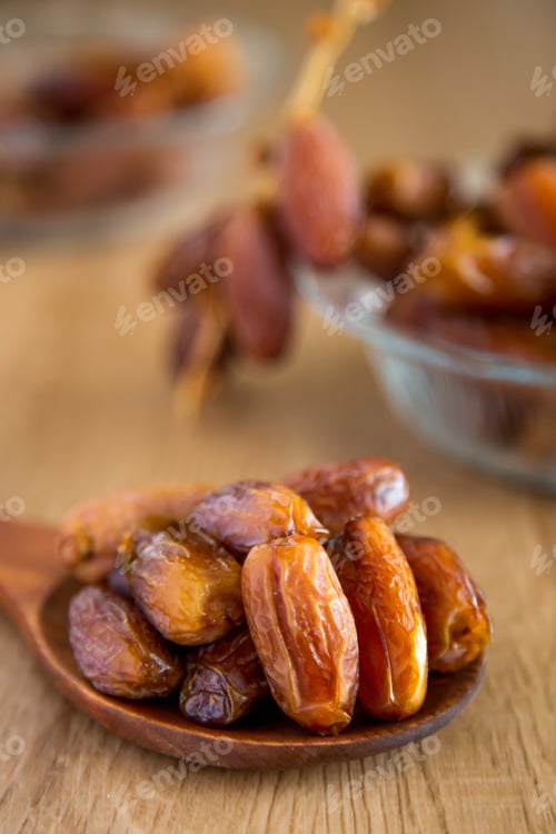 Preview: Kurma or dates on wooden background