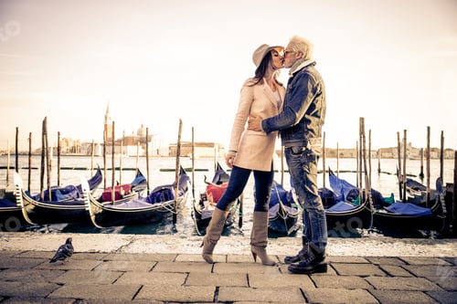 Preview: Couple in Venice