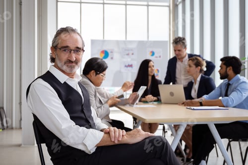 Preview: Group of multiethnic businessmen