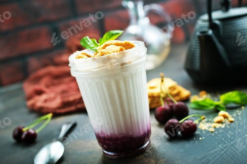 Preview: yogurt with cookie