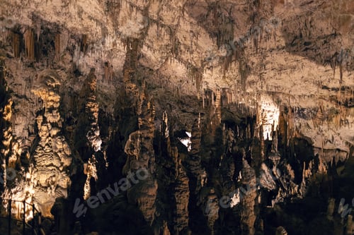 Preview: Stalactite mineral formation
