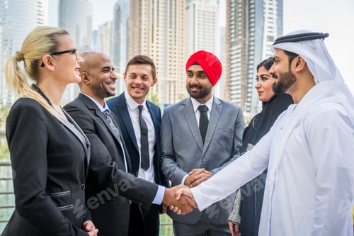 Preview: Business team in Dubai