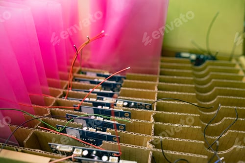 Preview: Chipset packaged in a TFT display bag in a carton box in a shop