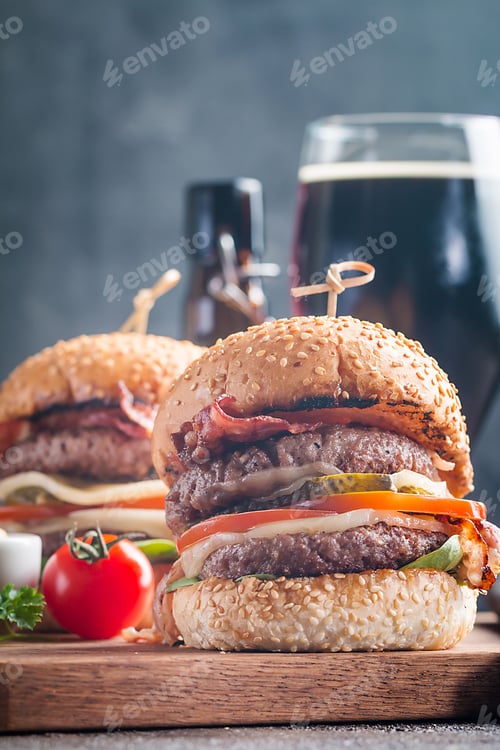 Preview: Hamburger and dark beer in vintage style