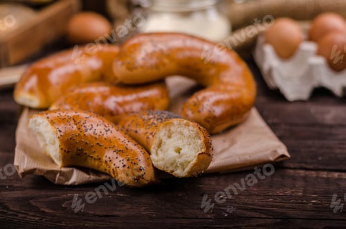 Preview: Poppy seeds roll pastry