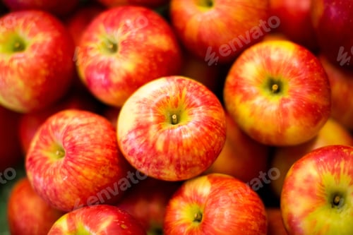 Preview: Closeup shot of red apples on each other under the lights - perfect for food concepts
