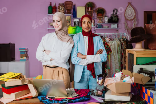 Preview: Muslim women entrepreneurs running a small fashion business