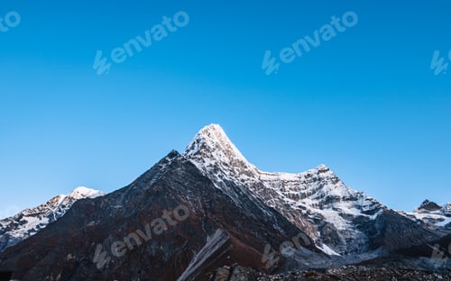 Preview: shining snow covered Mountain