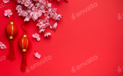 Preview: Flowers of good fortune and traditional accessories on red