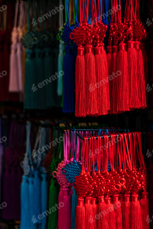 Preview: Close up of red Good luck knot