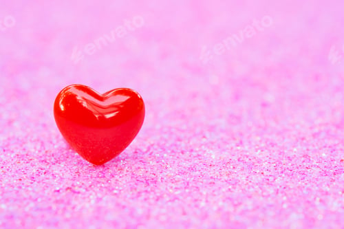Vista previa: Valentines Day background with Red heart shapes on abstract light pink glitter background