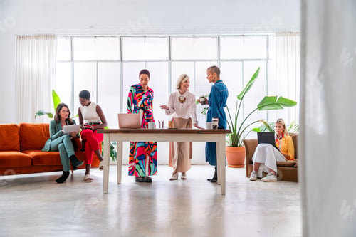 Preview: Group of businesswomen meeting in the office