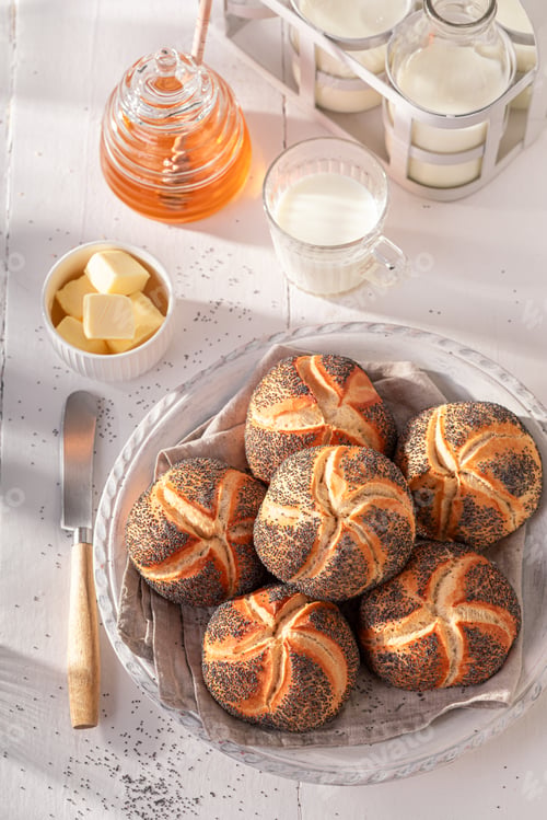 Preview: Tasty Kaiser rolls with poppy seed for breakfast.