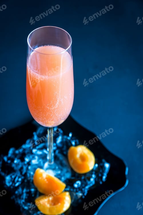 Preview: Bellini cocktail