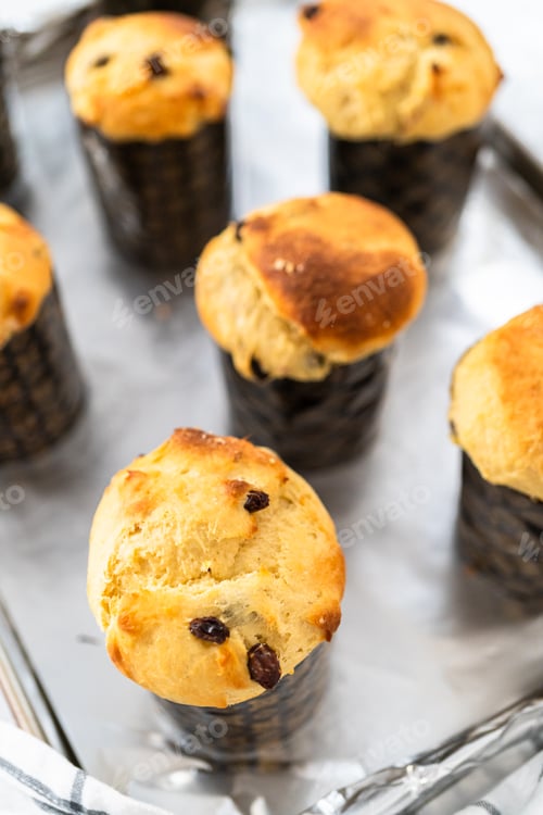 Preview: Mini Easter Bread Kulich