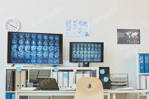 Vista previa: Estación de trabajo de tomografía computarizada en la clínica