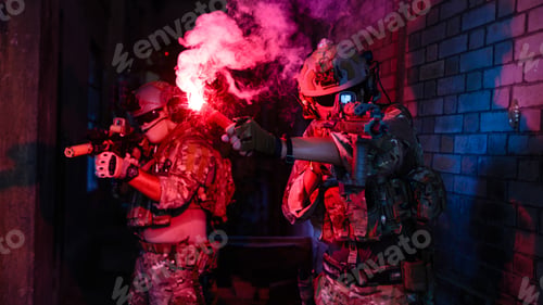Preview: Expert team of soldiers attacking enemy during military operation, Army soldiers in protective