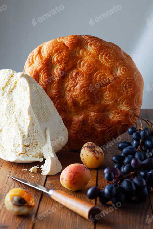 Preview: artisanal bread, home-made cheese and fruits
