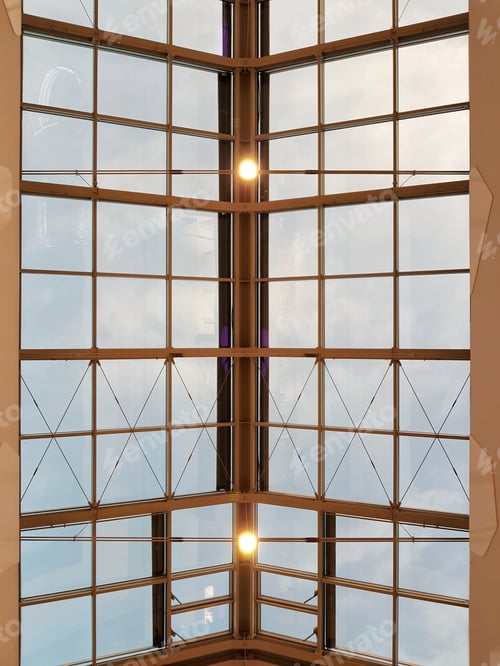 Preview: Glass roof ceiling and a couple of lamps.