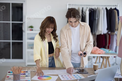 Preview: Designers use design thinking to collaborate on fabrics, colors, patterns. Teamwork boost engagement