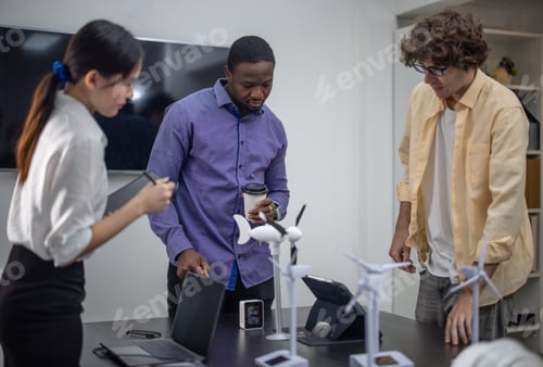 Preview: Startup team creates portable wind turbine prototype, matching user demand aim for investor funding