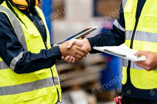 Preview: Warehouse workers checking the inventory.