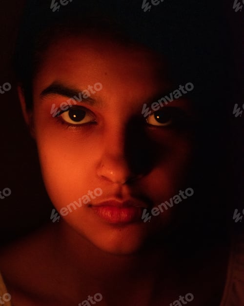 Preview: Red light and shadows
