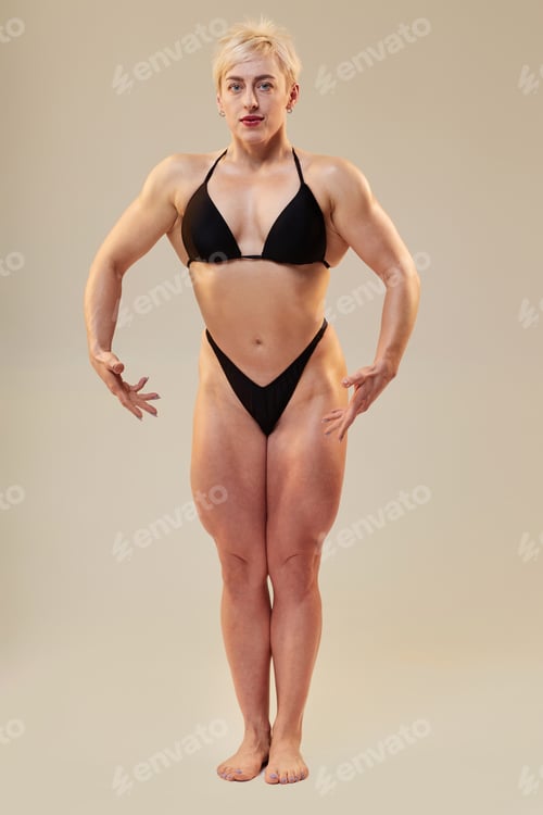 Preview: Powerful Sportswoman Demonstrating Perfect Fullbody