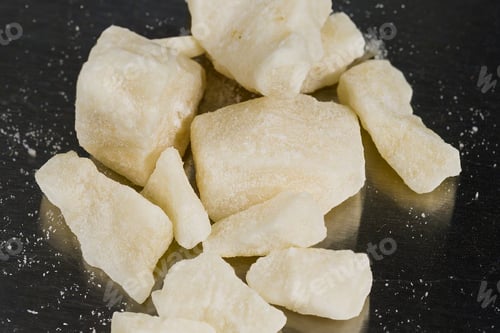 Preview: Cocaine crack in pieces