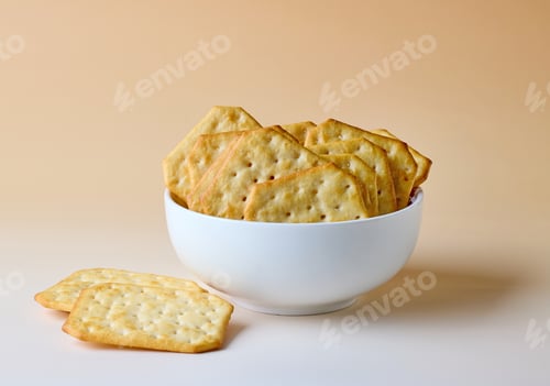 Preview: bowl of crackers