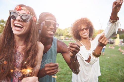 Preview: Young and happy people with sparklers