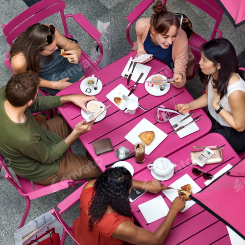 Preview: Group of friends having lunch in a restaurant