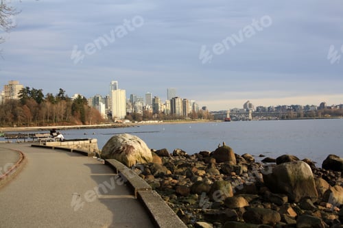 Preview: Photo of Seawall in Stanley Park