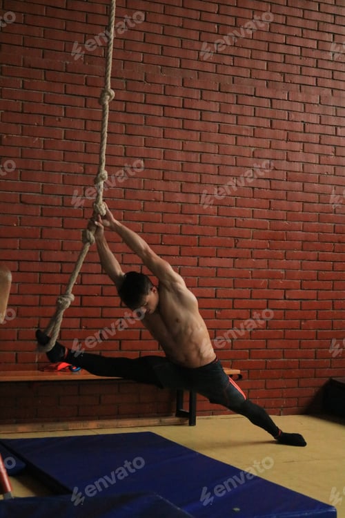 Preview: Man making gymnastics